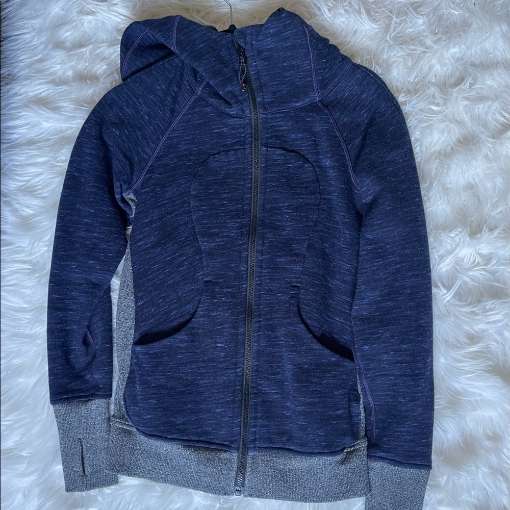 Lululemon Scuba Sweatshirt. Size 2